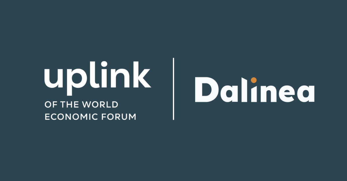 The uplink of the World Economic Forum logo beside the Dalinea logo on a dark slate background, marking Dalinea as a winner of the AI Innovation for Resilient Supply Chains Challenge.